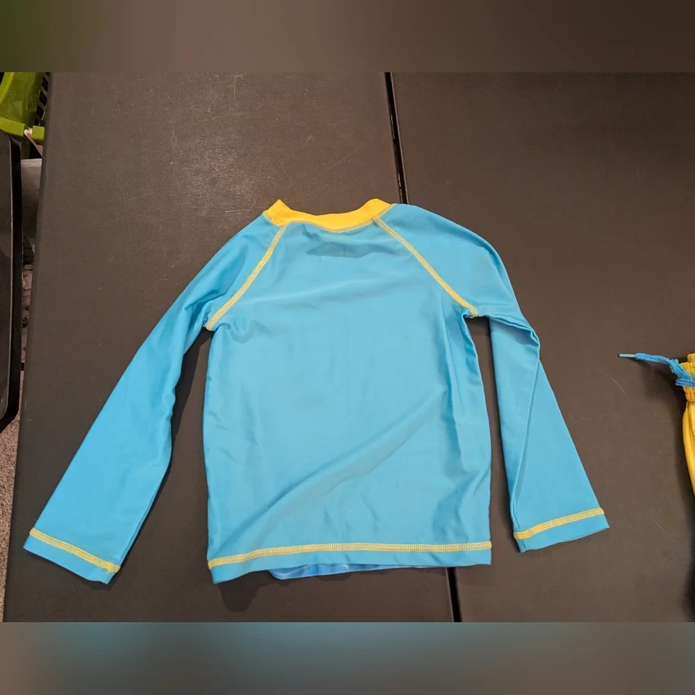 Nickelodeon Pinkfong Baby Shark Toddler Boy Long Sleeve Rash Guard & Swim Trunks